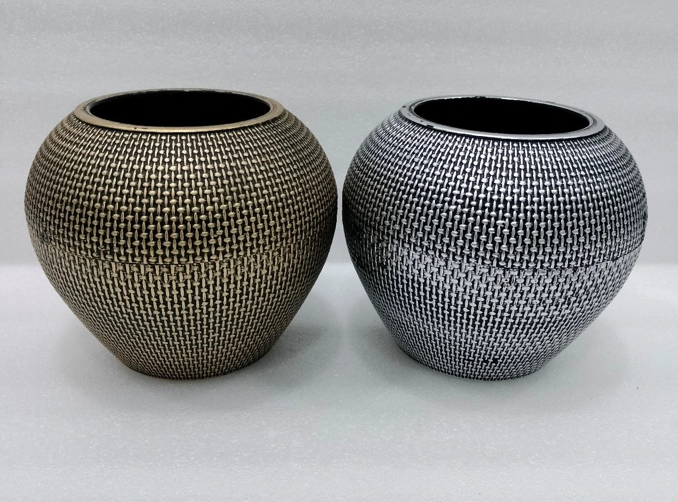 Plastic Pot Matallic Diamond Shape Med 27*13*20
